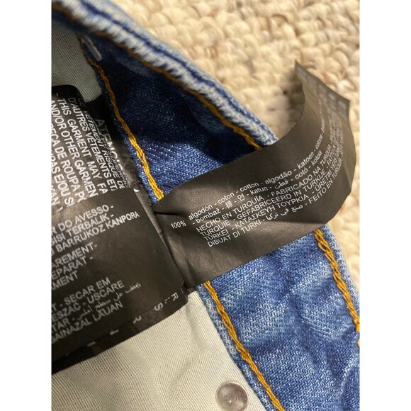 12 Zara High-Rise The 90s Mom Fit Lightly Distressed Rigid - Picture 9 of 9